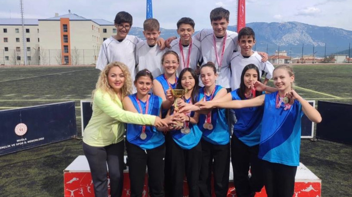 Muğla'da yapılan Okul Sporları Atletizm Yıldız Kızlar ve Erkekler Yarışmalarındaki başarılarımız